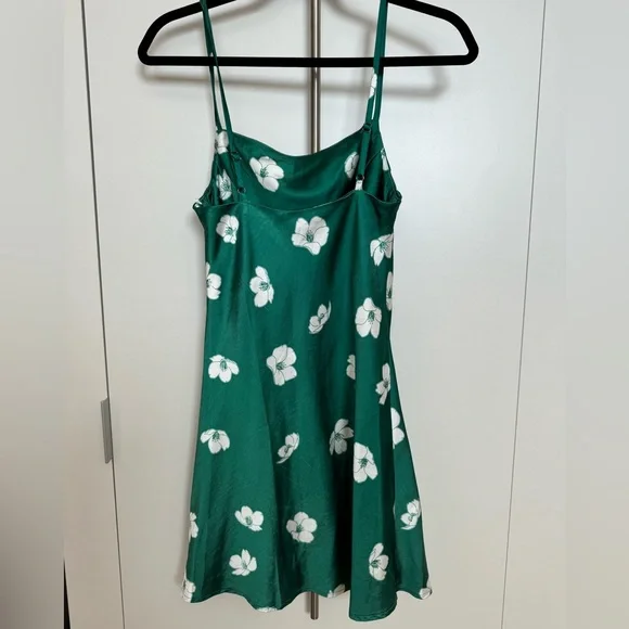Princess Polly green floral dress satin 2 - Picture 4 of 4
